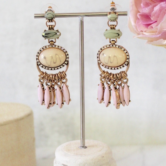 Jewelry - ⭐️LAST ONE⭐️ Gorgeous stone statement earrings